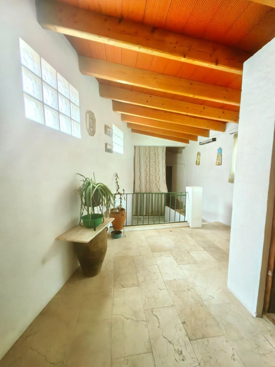 5 bedroom Townhouse for sale in Pinoso - € 75,000 (Ref: 9688461)