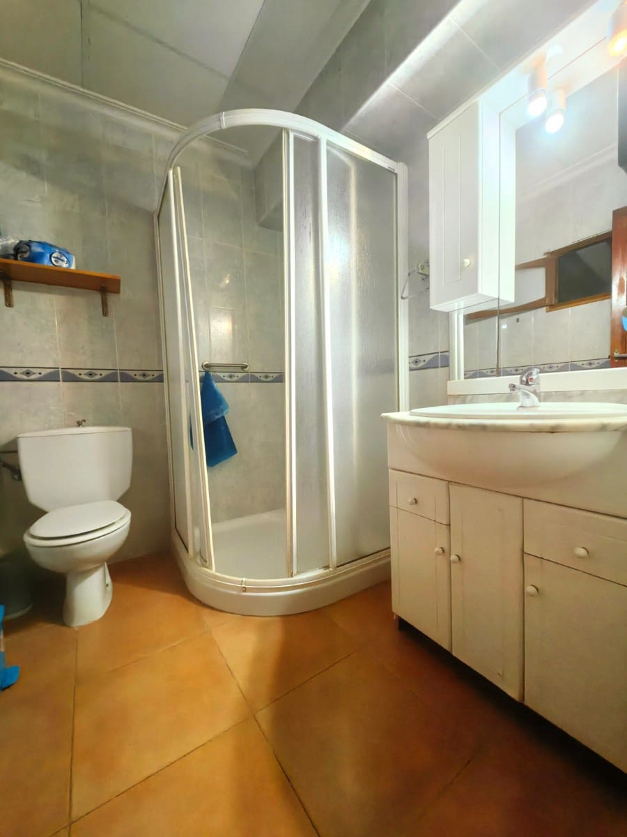 5 bedroom Townhouse for sale in Pinoso - € 75,000 (Ref: 9688461)