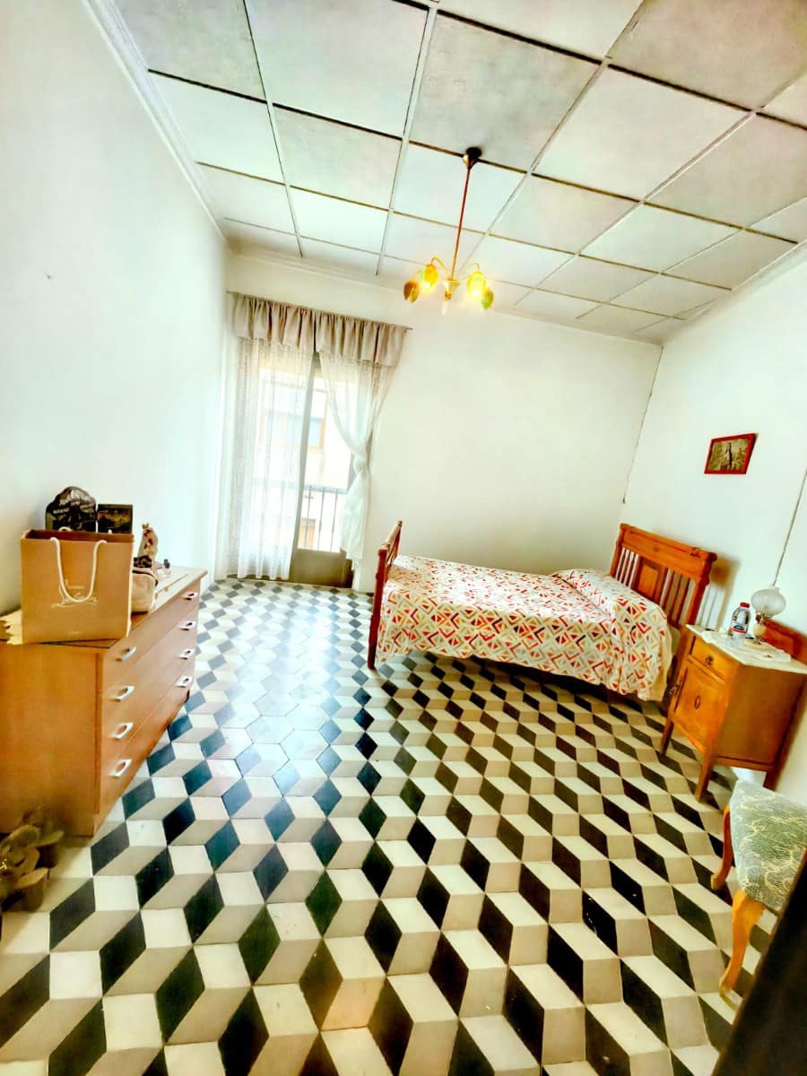 5 bedroom Townhouse for sale in Pinoso - € 75,000 (Ref: 9688461)