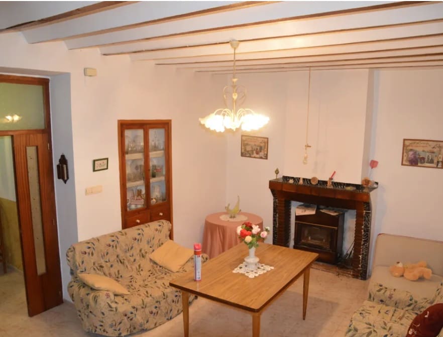 4 bedroom Townhouse for sale in Raspay - € 74,500 (Ref: 9730804)