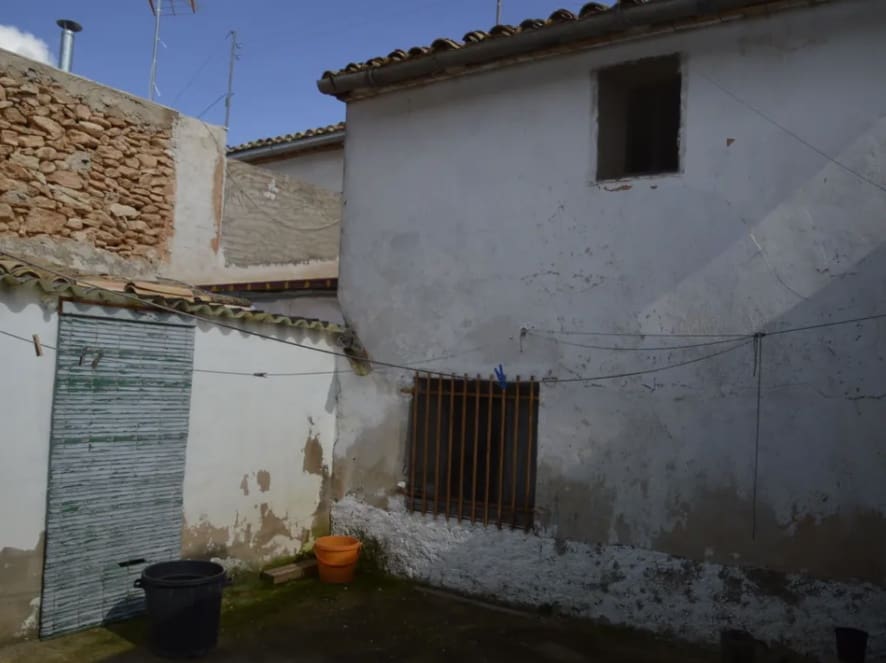 4 bedroom Townhouse for sale in Raspay - € 74,500 (Ref: 9730804)