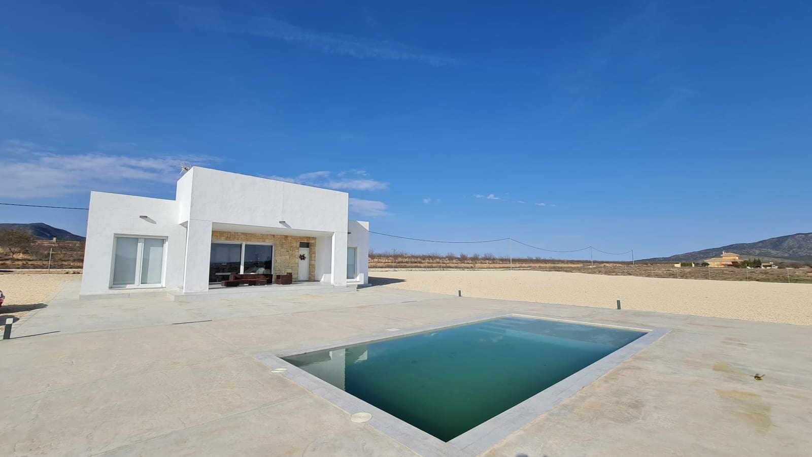 3 bedroom Villa for sale in Pinoso with pool - € 299,995 (Ref: 9748205)