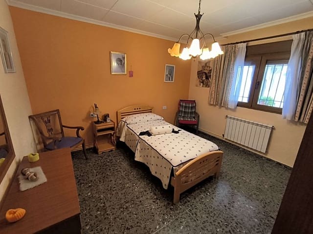 3 sypialnia Willa na sprzedaż w Yecla z basenem garażem - 212 000 € (Ref: 9753735)