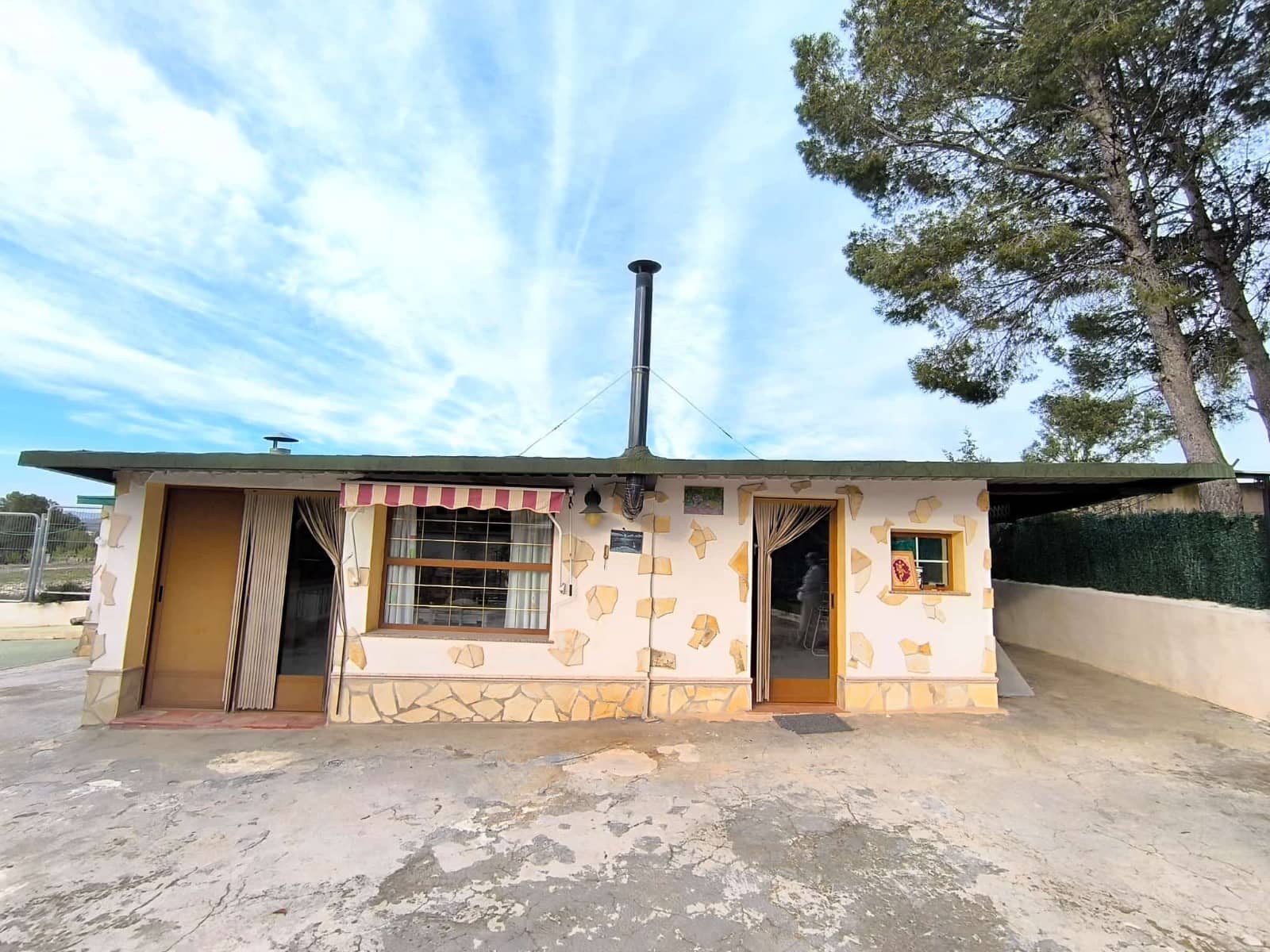 3 sypialnia Willa na sprzedaż w Yecla z basenem garażem - 212 000 € (Ref: 9753735)