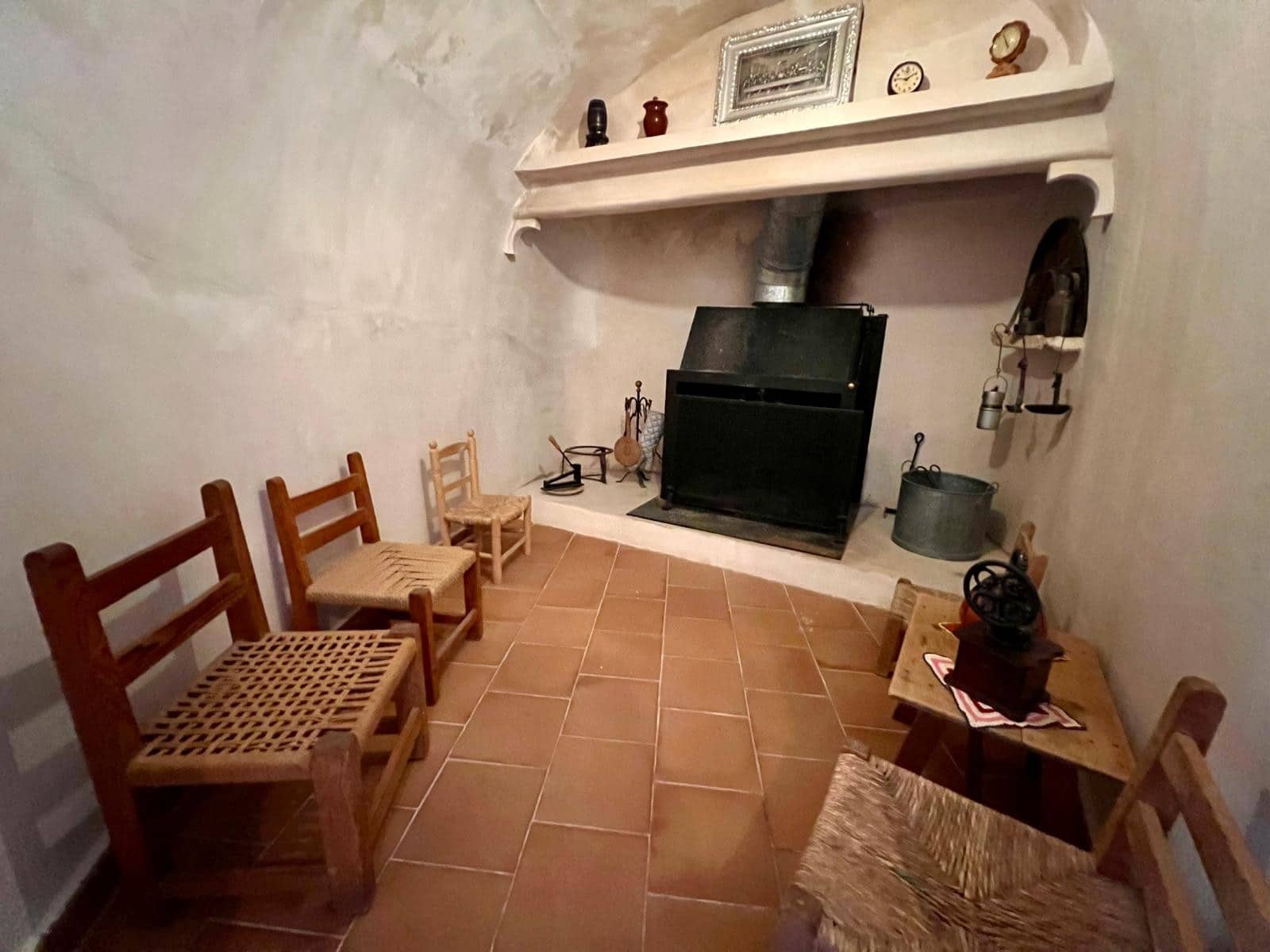 2 makuuhuone Luolatalo myytävänä paikassa Barinas - 119 000 € (Ref: 9758232)