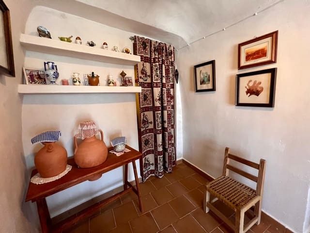 2 makuuhuone Luolatalo myytävänä paikassa Barinas, Abanilla - 119 000 € (Ref: 9758232)