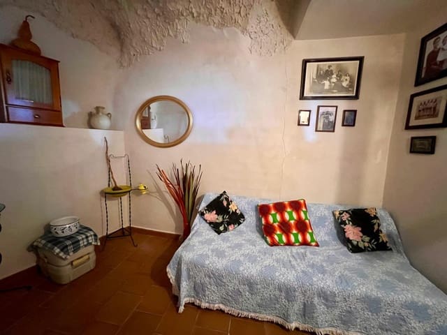 2 makuuhuone Luolatalo myytävänä paikassa Barinas, Abanilla - 119 000 € (Ref: 9758232)