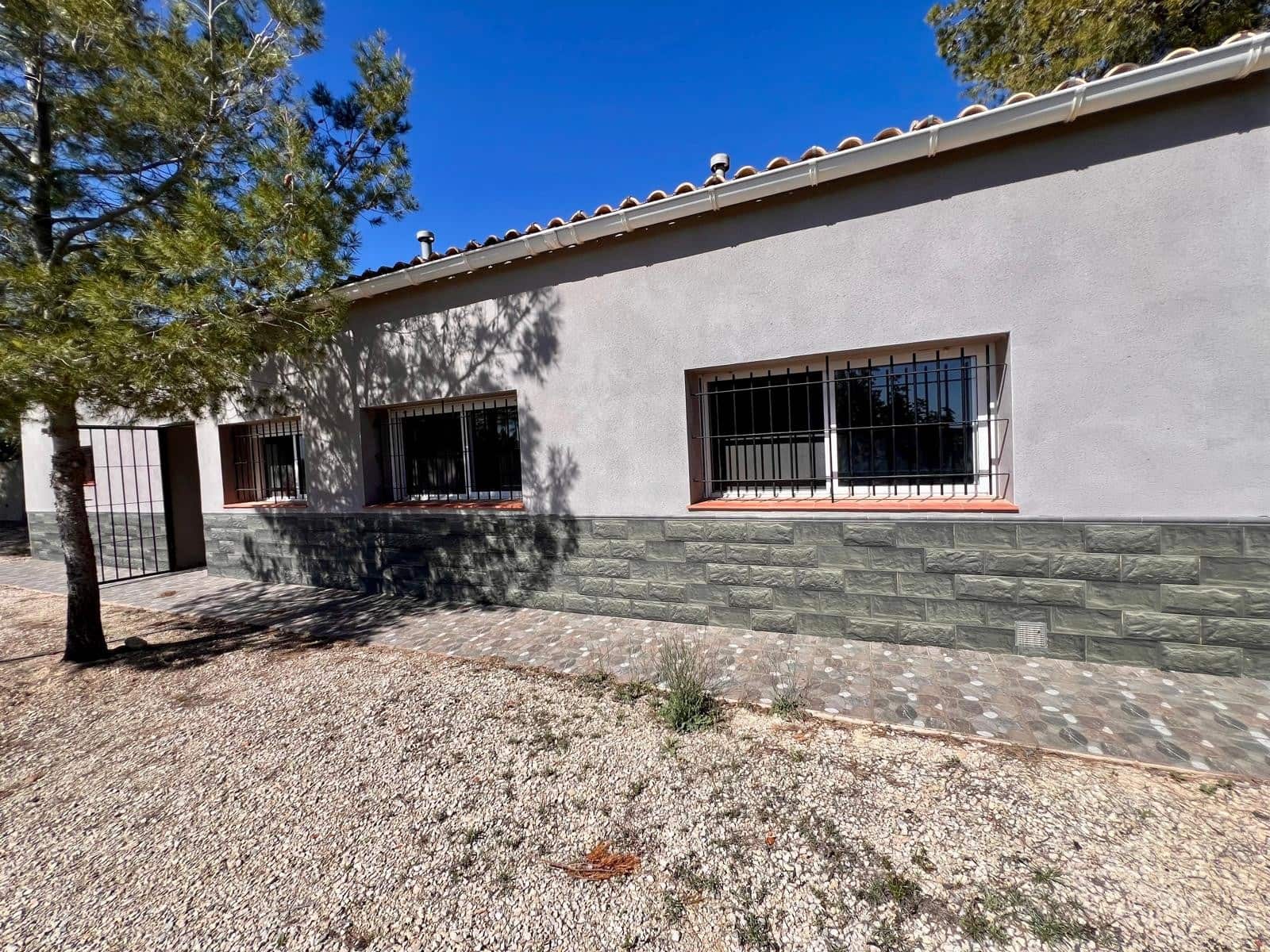 2 makuuhuone Luolatalo myytävänä paikassa Barinas - 119 000 € (Ref: 9758232)