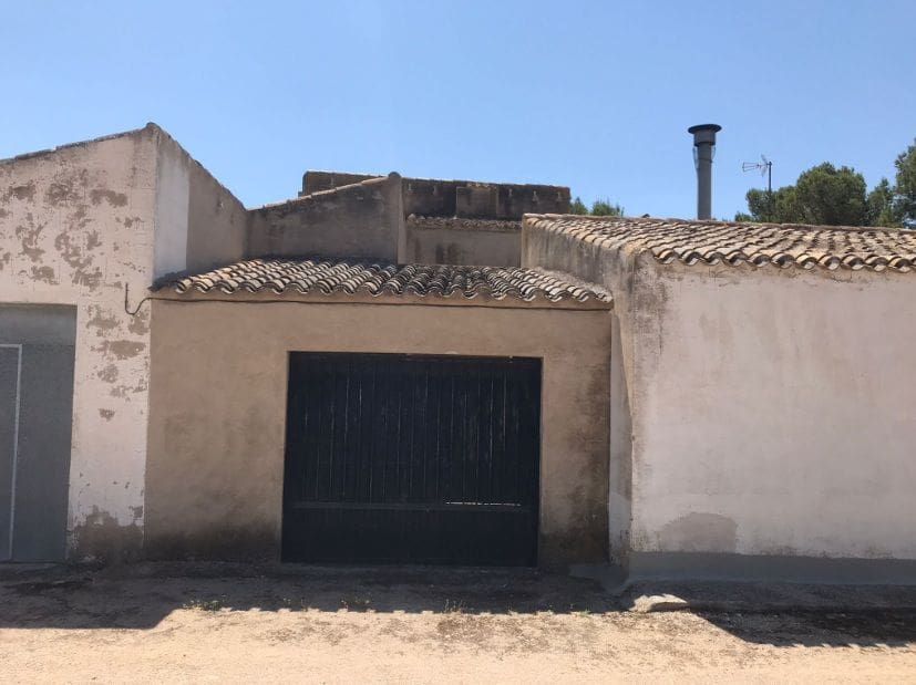3 bedroom Finca/Country House for sale in Yecla with garage - € 92,500 (Ref: 9772593)
