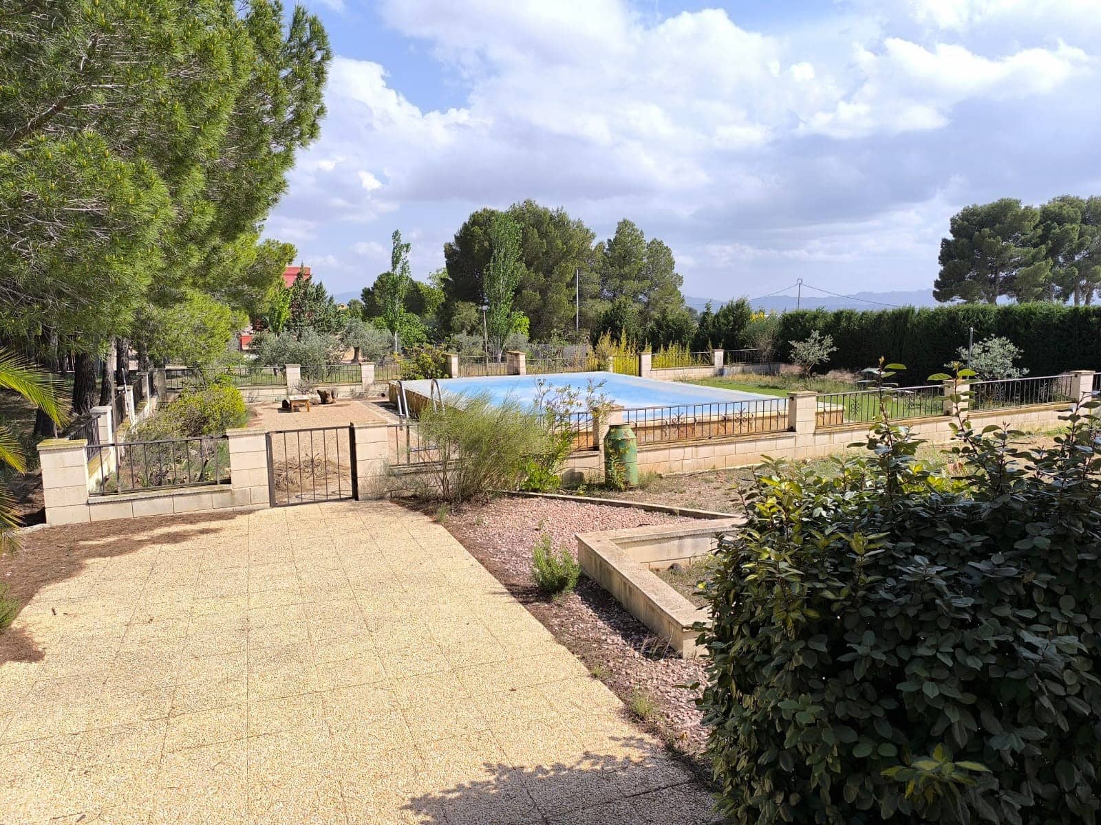 Chalet de 5 habitaciones en Yecla en venta con piscina garaje - 296.900 € (Ref: 9782510)