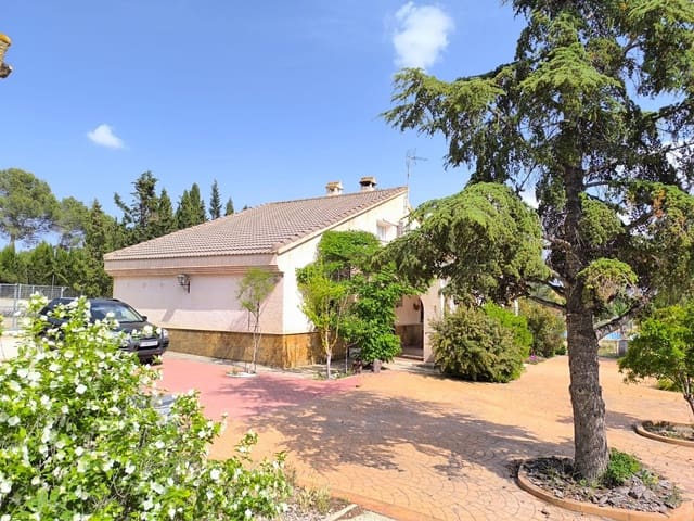 5 Zimmer Villa zu verkaufen in Yecla mit Pool Garage - 296.900 € (Ref: 9782510)
