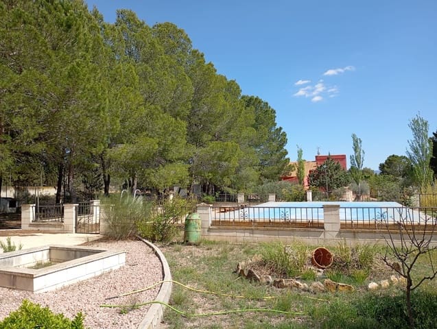 5 Zimmer Villa zu verkaufen in Yecla mit Pool Garage - 296.900 € (Ref: 9782510)