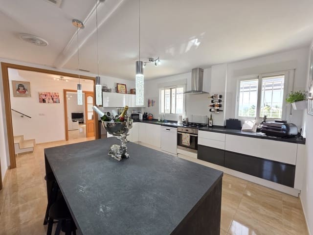 3 soveværelse Villa til salg i Lel, Pinoso med swimmingpool garage - € 574.995 (Ref: 9793588)