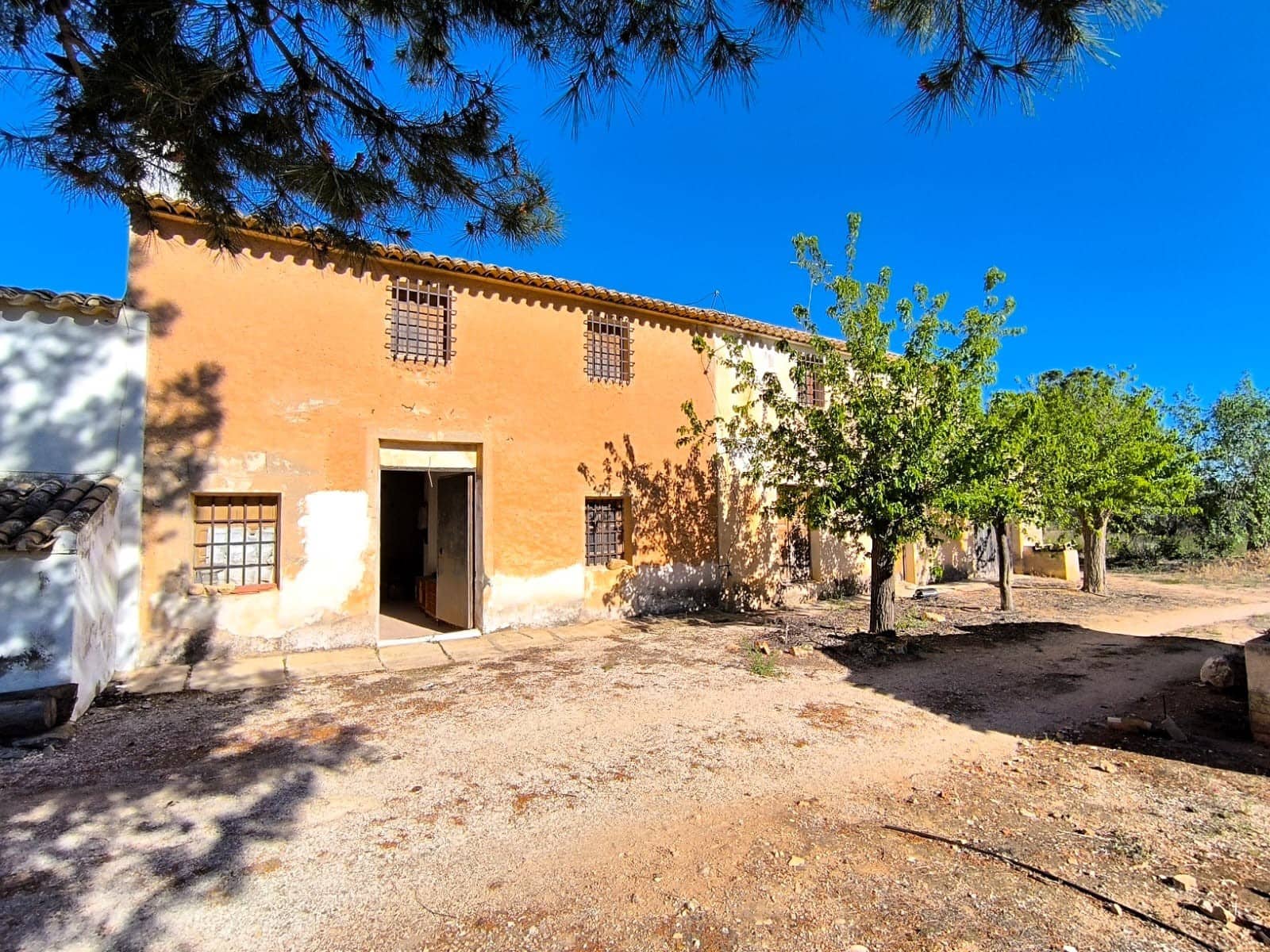 7 chambre Finca/Maison de Campagne à vendre à Yecla avec garage - 131 980 € (Ref: 9798509)
