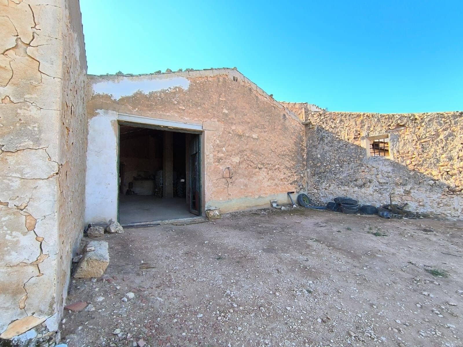7 bedroom Finca/Country House for sale in Yecla with garage - € 131,980 (Ref: 9798509)