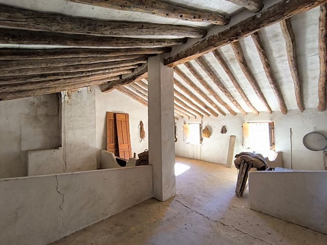 4 soveværelse Finca/Landehus til salg i Yecla med garage - € 99.990 (Ref: 9798588)