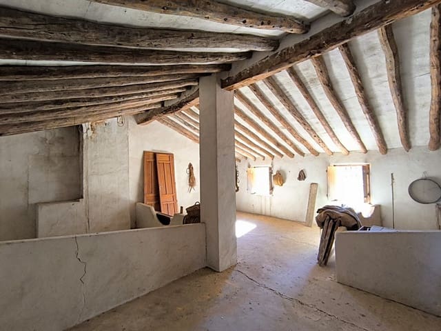 4 soveværelse Finca/Landehus til salg i Yecla med garage - € 99.990 (Ref: 9798588)