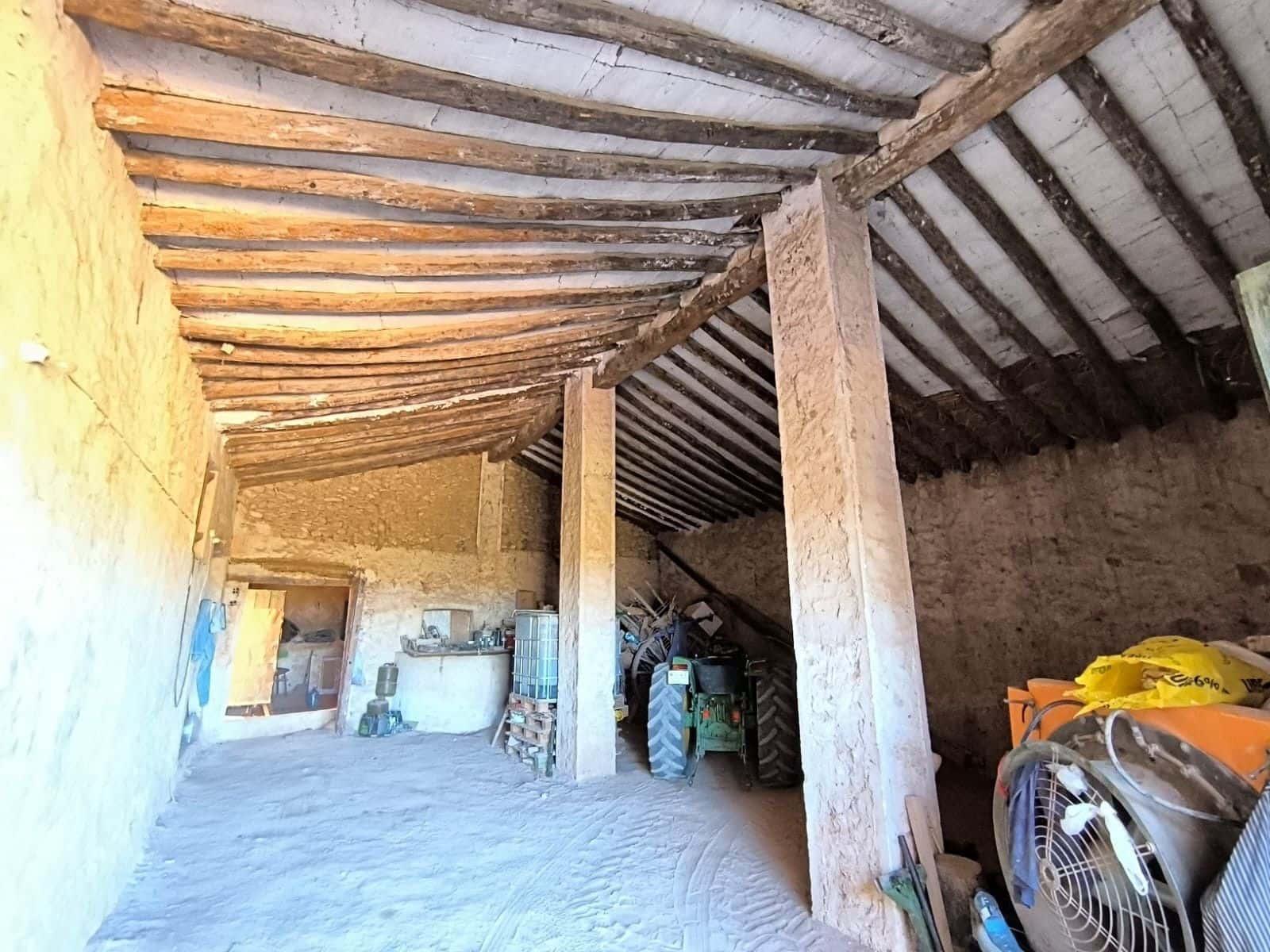 4 bedroom Finca/Country House for sale in Yecla with garage - € 99,990 (Ref: 9798588)