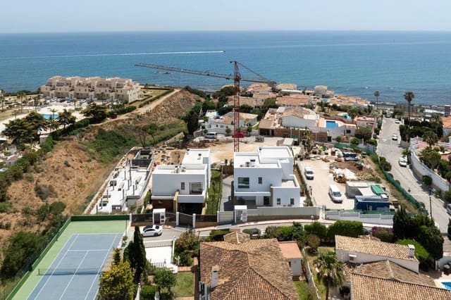 4 sovrum Villa till salu i Mijas med pool - 1 675 000 € (Ref: 9801478)