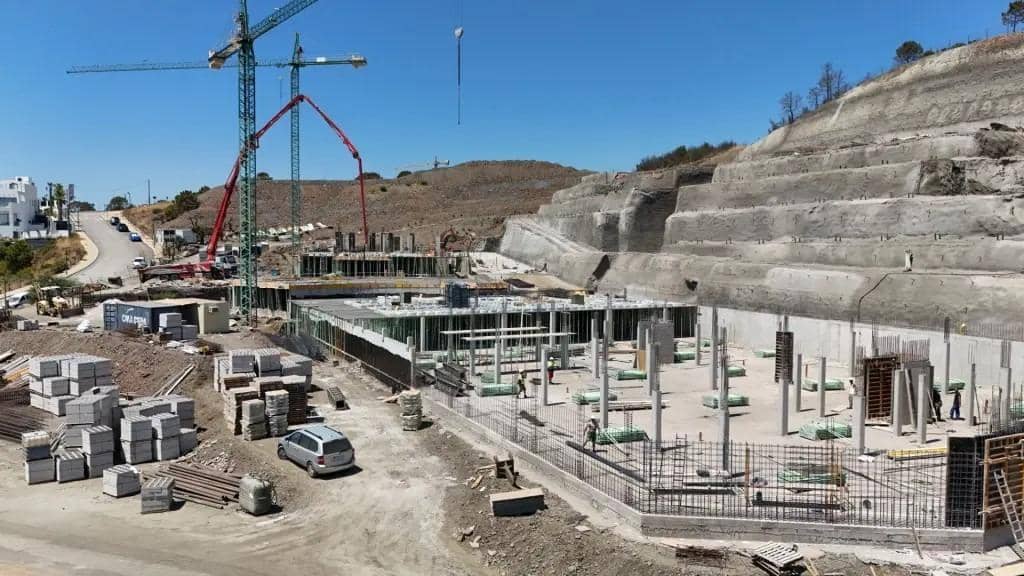 3 soveværelse Lejlighed til salg i New Golden Mile med swimmingpool - € 1.372.710 (Ref: 9801496)