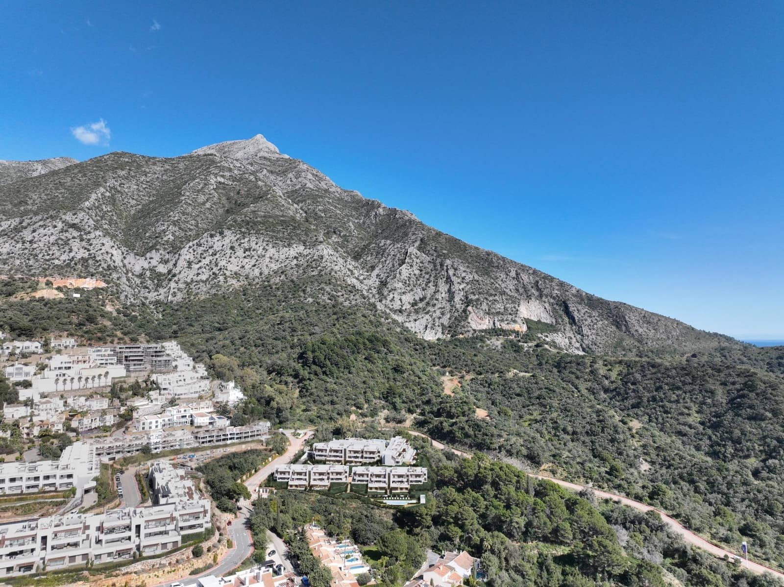 3 bedroom Apartment for sale in Istan with pool garage - € 545,000 (Ref: 9801674)