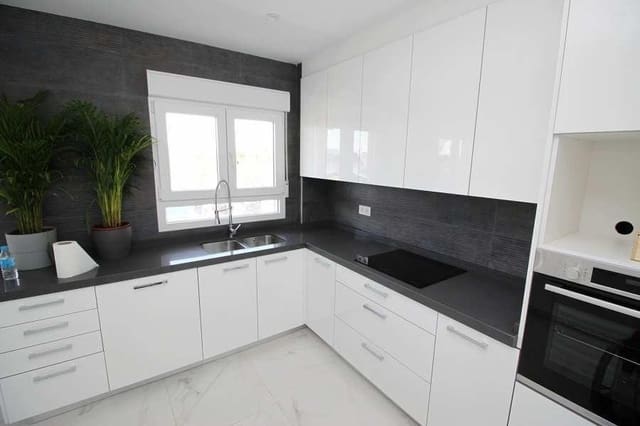 4 soveværelse Villa til salg i Pinoso med swimmingpool garage - € 547.000 (Ref: 9802040)