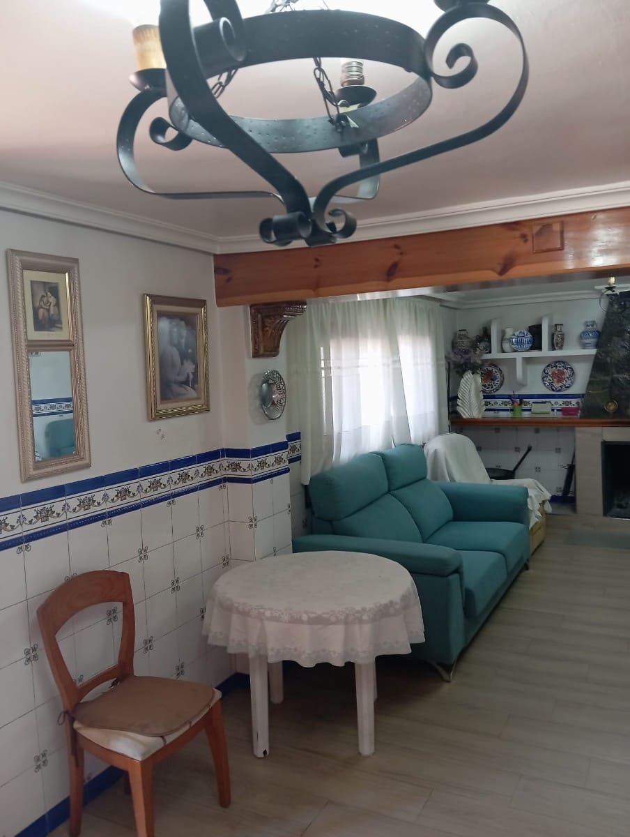 6 bedroom Villa for sale in Yecla with pool garage - € 445,000 (Ref: 9813595)