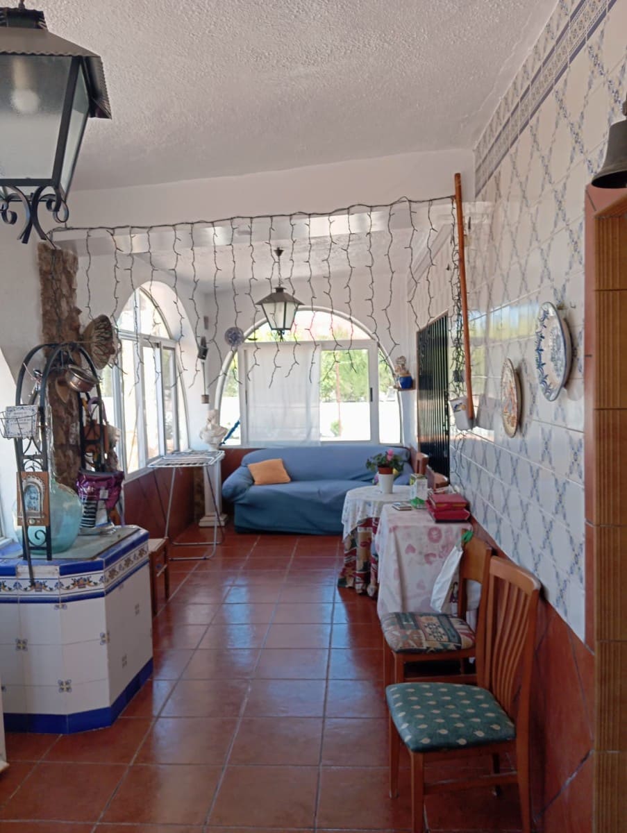 6 bedroom Villa for sale in Yecla with pool garage - € 445,000 (Ref: 9813595)