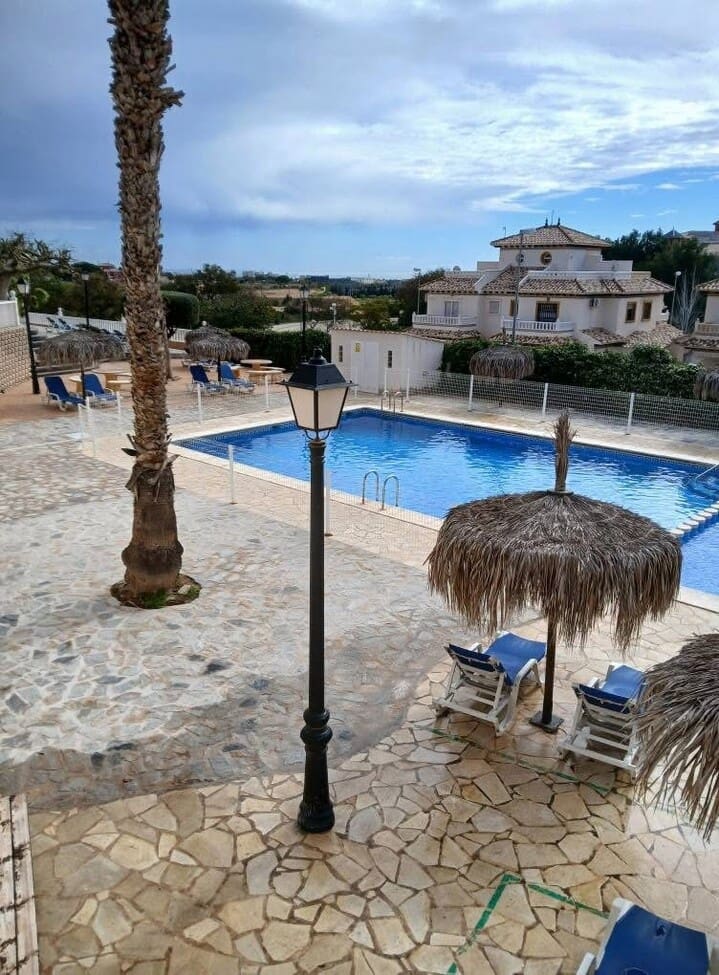 2 soveværelse Byhus til salg i Cabo Roig med swimmingpool - € 229.000 (Ref: 9827324)