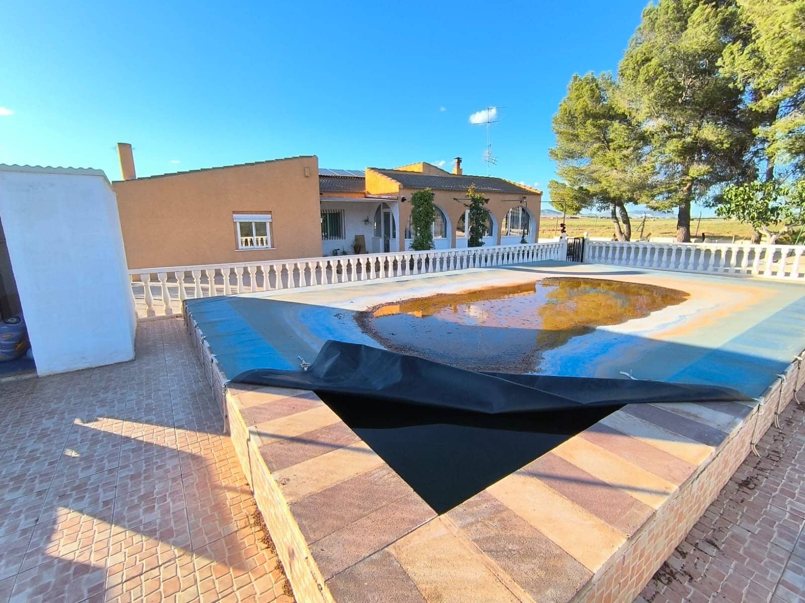 4 bedroom Finca/Country House for sale in Yecla with pool garage - € 275,000 (Ref: 9832727)