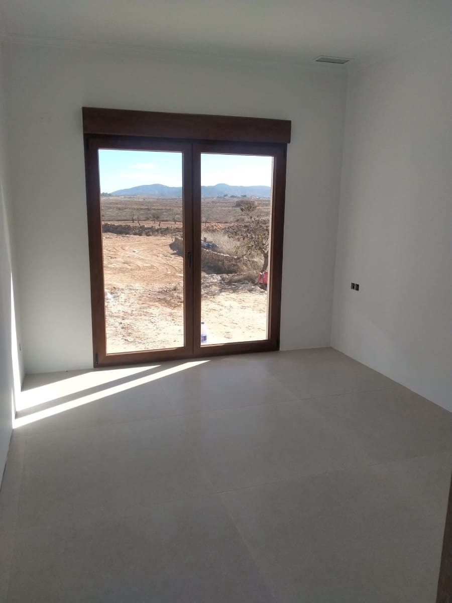 3 sovrum Villa till salu i Pinoso med pool garage - 389 000 € (Ref: 9856173)