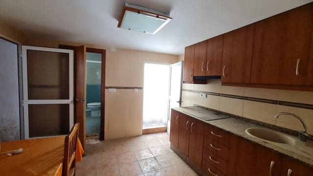 4 soveværelse Byhus til salg i Salinas med garage - € 65.995 (Ref: 9857947)