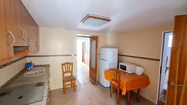 4 soveværelse Byhus til salg i Salinas med garage - € 65.995 (Ref: 9857947)