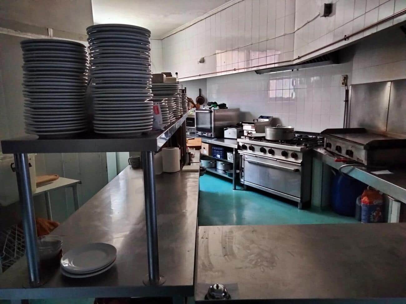 Local Comercial de 8 habitaciones en Tormos en venta con garaje - 260.000 € (Ref: 9858211)