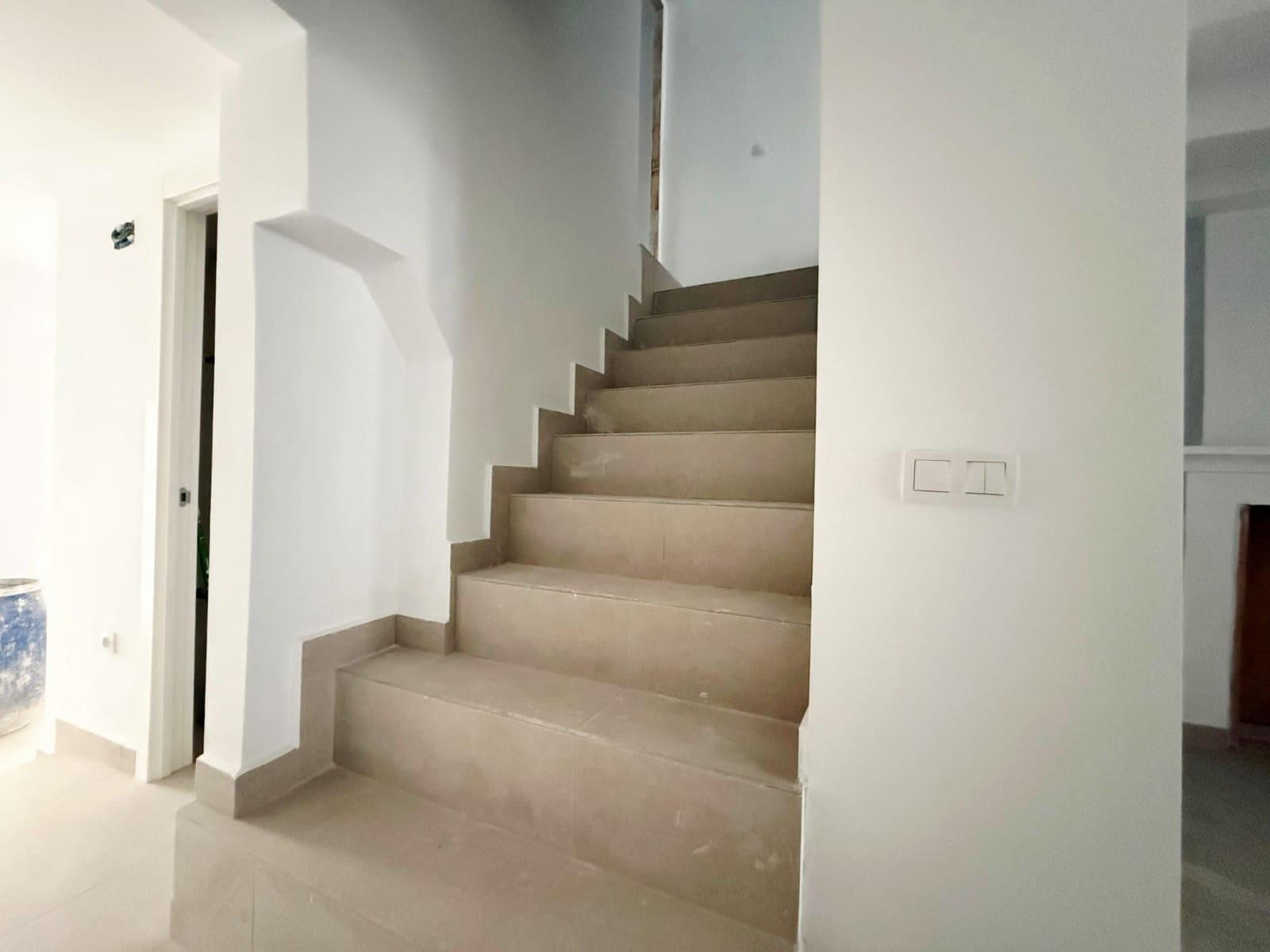 3 bedroom Townhouse for sale in Pinoso - € 129,999 (Ref: 9858581)