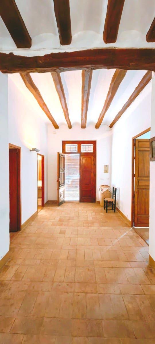 5 bedroom Finca/Country House for sale in Yecla with garage - € 600,000 (Ref: 9860779)