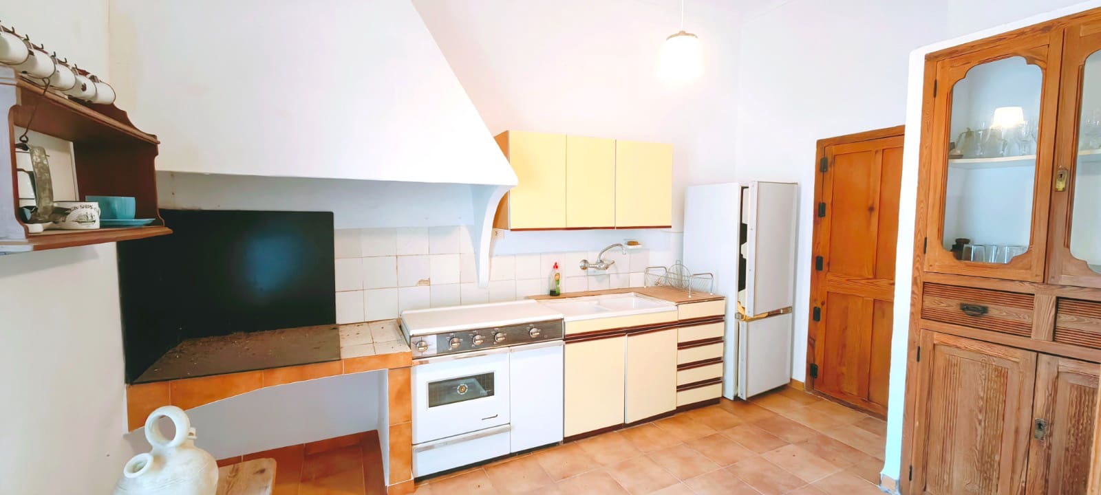 5 bedroom Finca/Country House for sale in Yecla with garage - € 600,000 (Ref: 9860779)