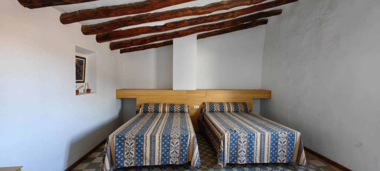 5 bedroom Finca/Country House for sale in Yecla with garage - € 600,000 (Ref: 9860779)