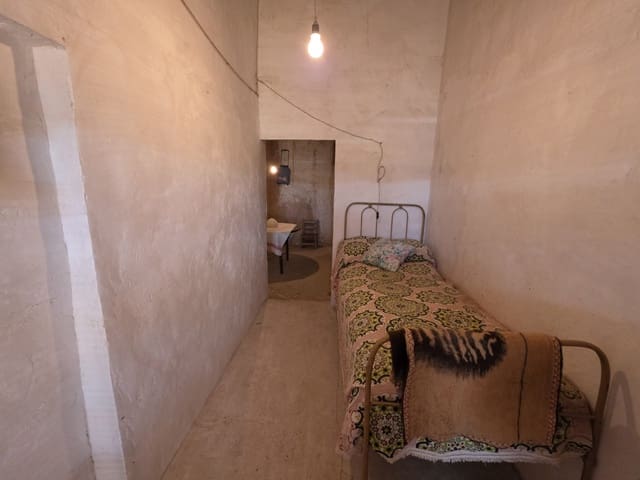 5 slaapkamer Huis te koop in La Canalosa, Hondón de las Nieves - € 96.000 (Ref: 9872230)