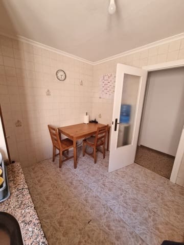 4 soveværelse Lejlighed til salg i Pinoso - € 118.000 (Ref: 9872352)