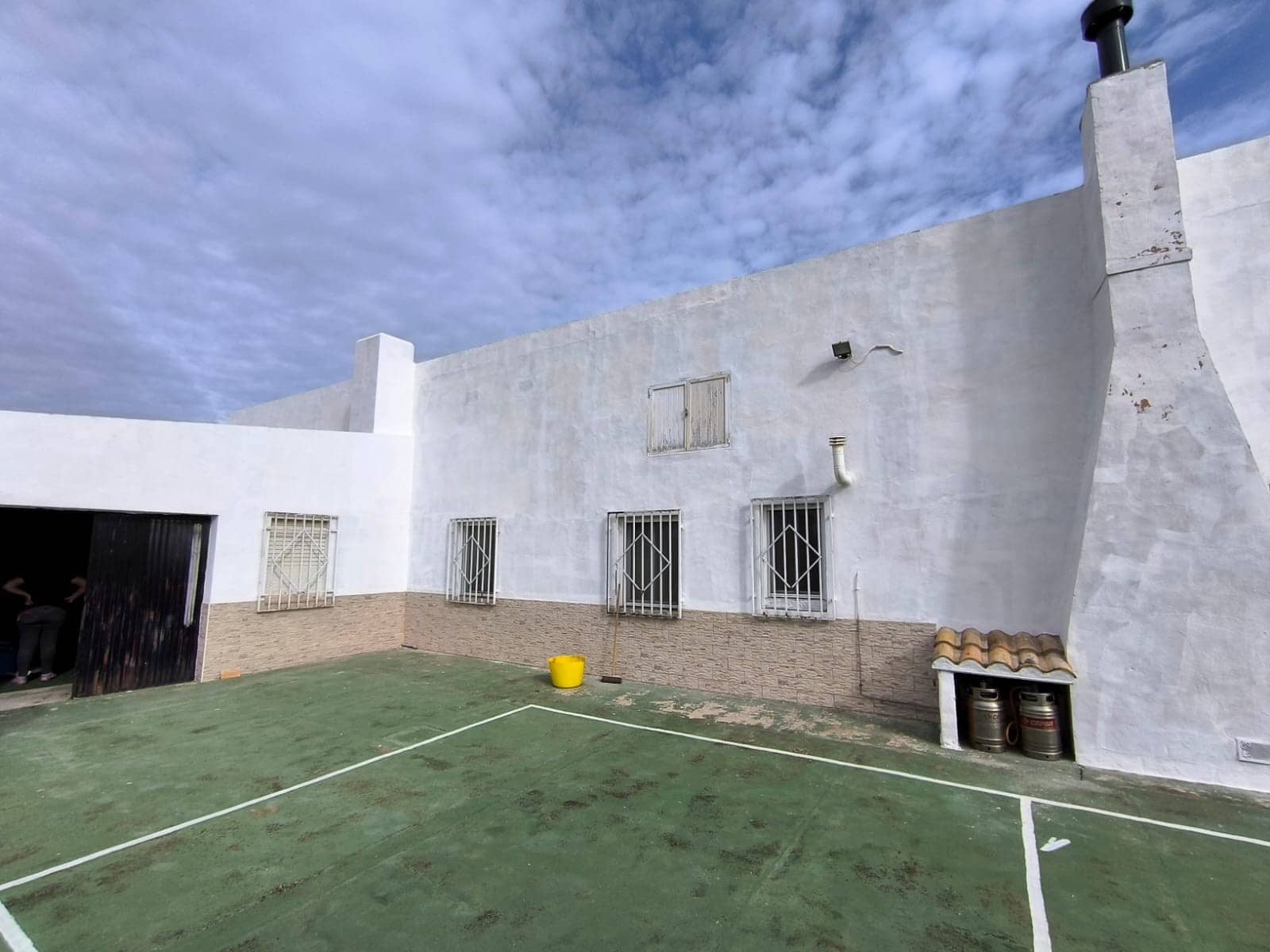 4 Zimmer Villa zu verkaufen in Villena mit Pool Garage - 225.000 € (Ref: 9885090)