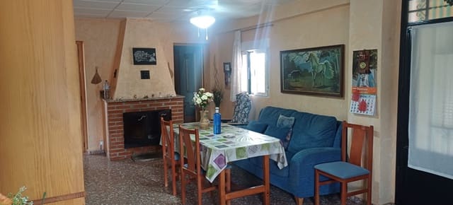 4 slaapkamer Finca/Landhuis te koop in Yecla met zwembad garage - € 170.000 (Ref: 9899837)