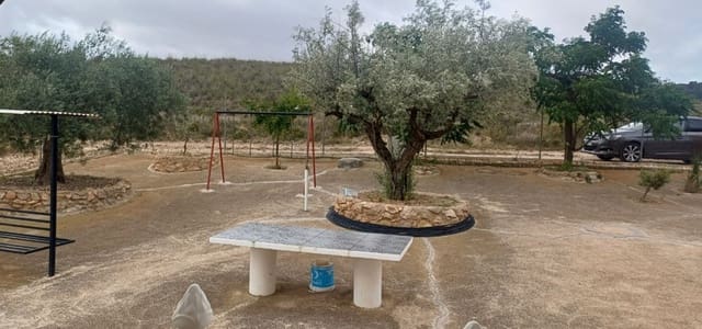 4 slaapkamer Finca/Landhuis te koop in Yecla met zwembad garage - € 170.000 (Ref: 9899837)