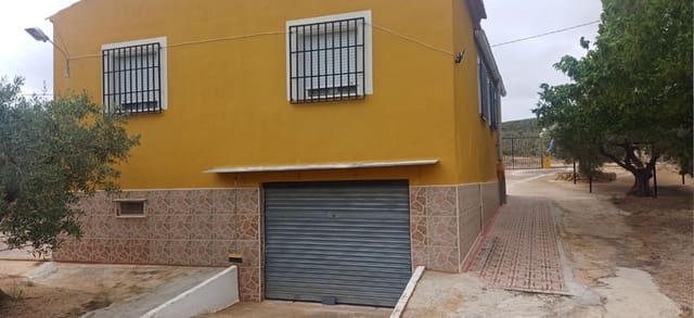 4 slaapkamer Finca/Landhuis te koop in Yecla met zwembad garage - € 170.000 (Ref: 9899837)