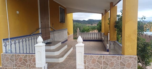 4 slaapkamer Finca/Landhuis te koop in Yecla met zwembad garage - € 170.000 (Ref: 9899837)