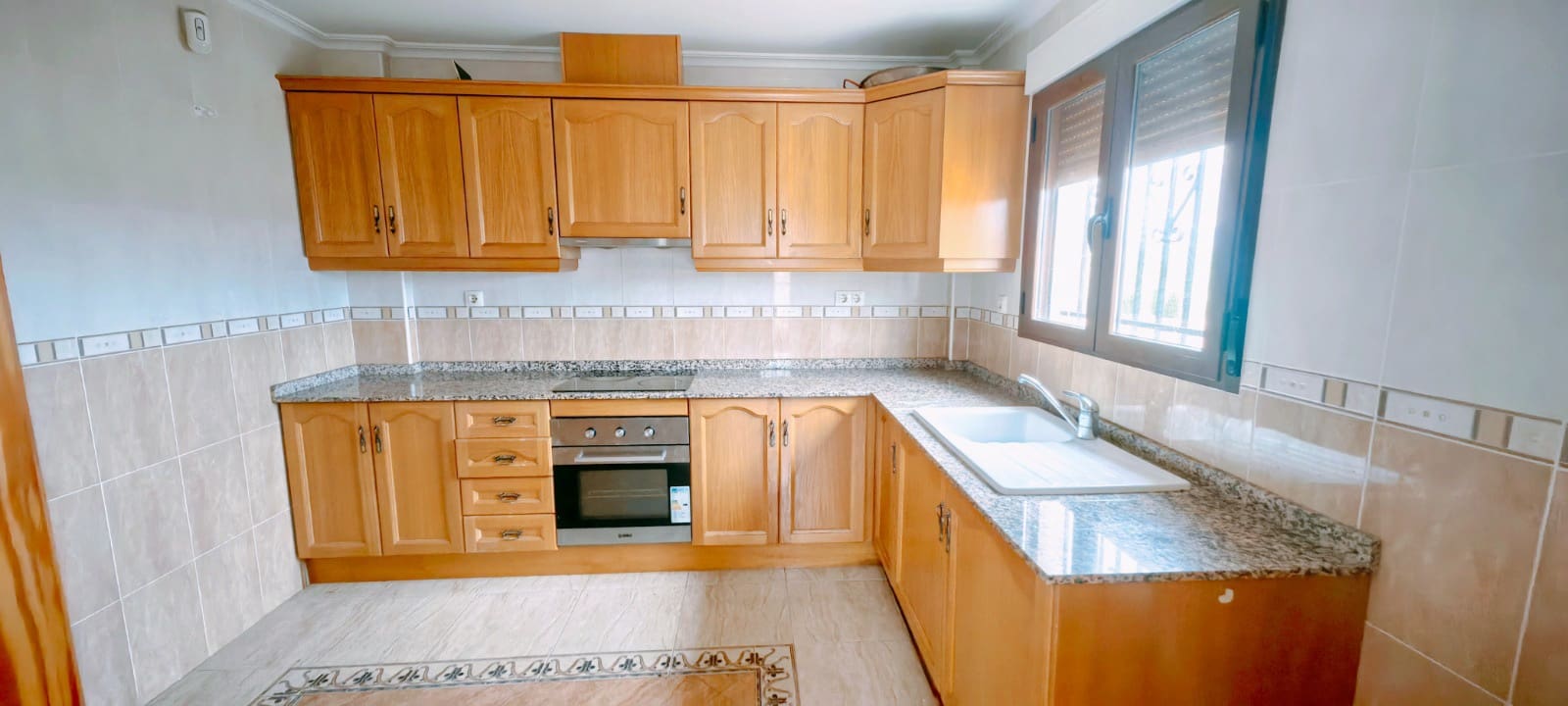 3 Zimmer Villa zu verkaufen in Pinoso mit Pool - 375.000 € (Ref: 9902075)