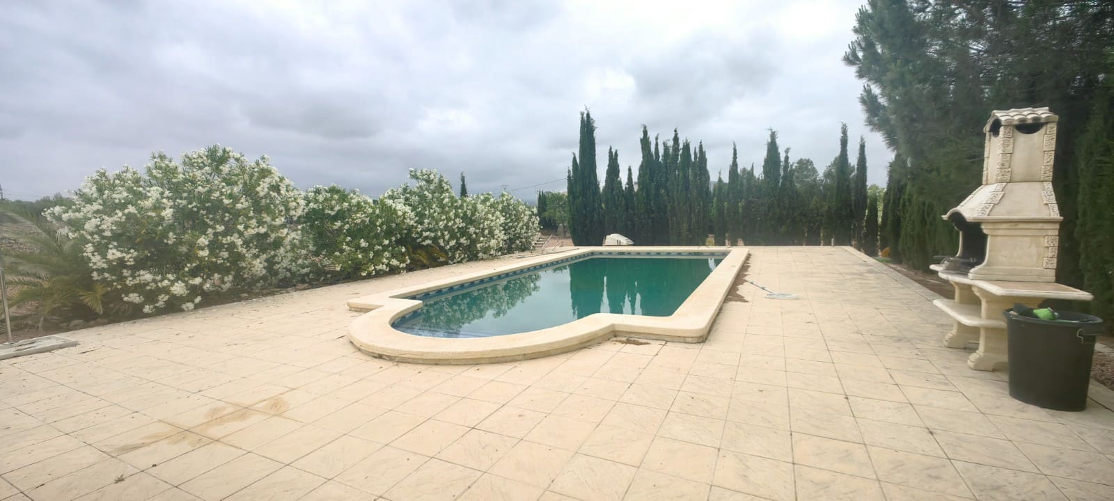 3 Zimmer Villa zu verkaufen in Pinoso mit Pool - 375.000 € (Ref: 9902075)