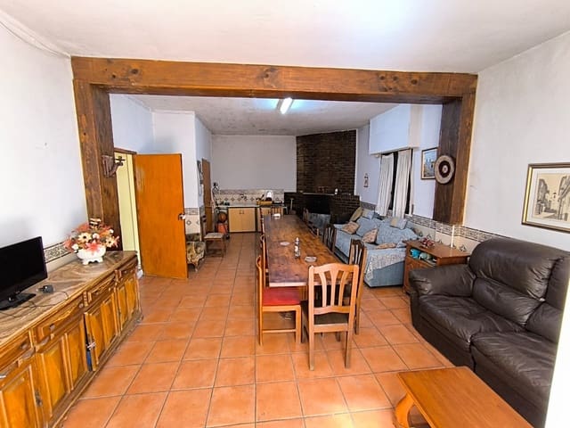 6 makuuhuone Huvila myytävänä paikassa Yecla mukana uima-altaan - 180 000 € (Ref: 9917617)