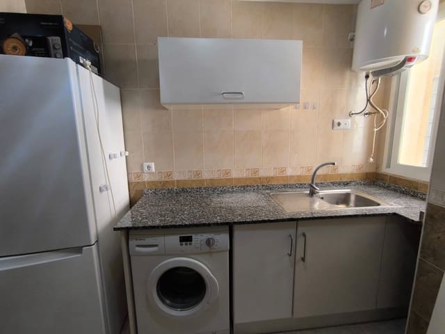 2 bedroom Apartment for sale in Pinoso - € 95,995 (Ref: 9921140)
