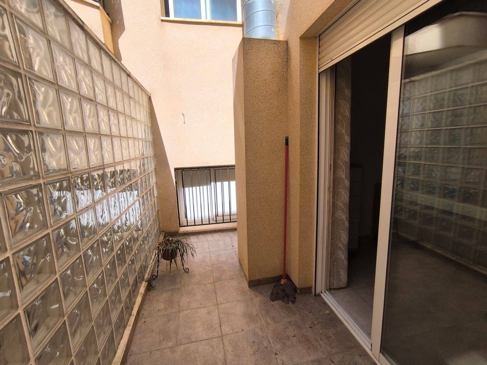 2 bedroom Apartment for sale in Pinoso - € 95,995 (Ref: 9921140)